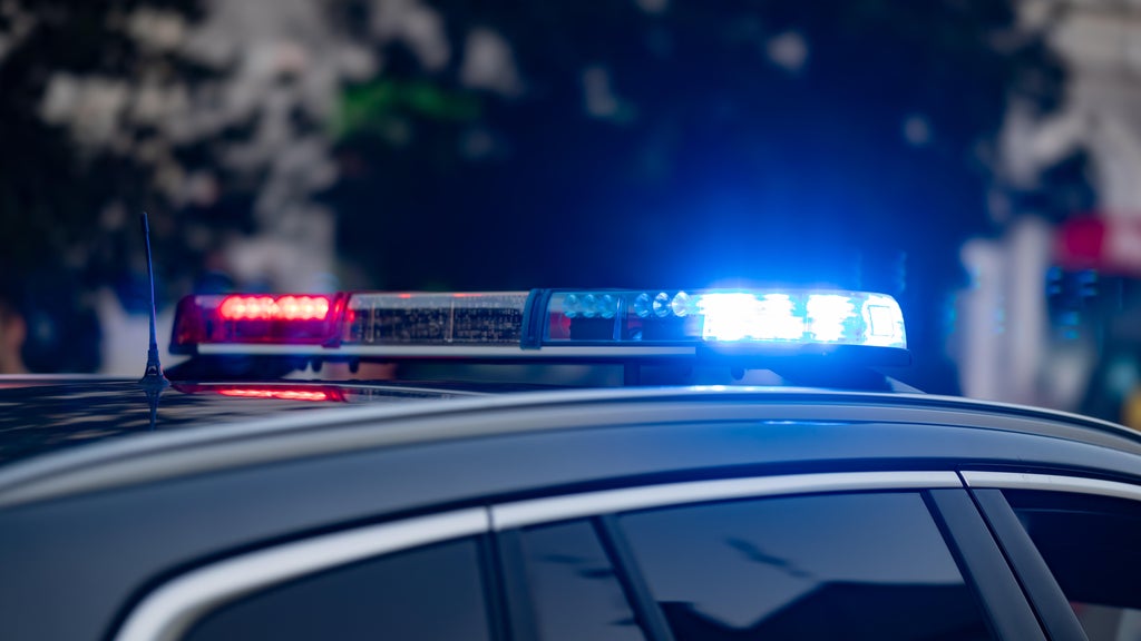 Shelter-in-place issued in Burnsville after shooting injures 1 — WCCO / CBS Minnesota, Richfield Community news