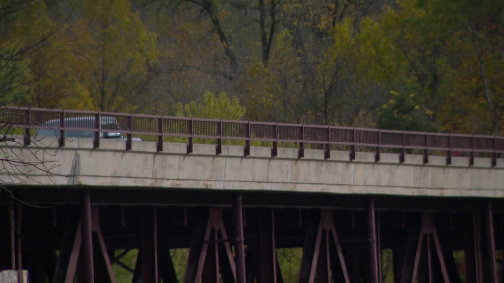 Businesses near Osceola brace as Highway 243 bridge set to close — WCCO / CBS Minnesota, Richfield Business news