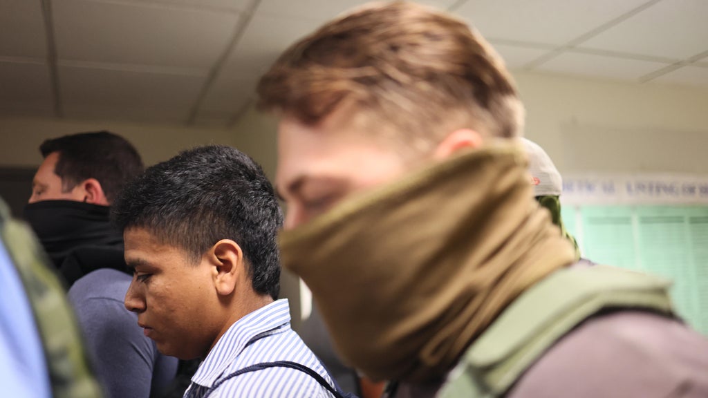 DOJ sues St. Paul and Portland, Oregon, over mask and ID requirements for federal officers — WCCO / CBS Minnesota, Richfield Government news