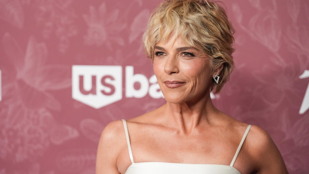 Actress Selma Blair arraigned following arrest for incident related to flight from LAX to JFK — WCCO / CBS Minnesota, Richfield Health news