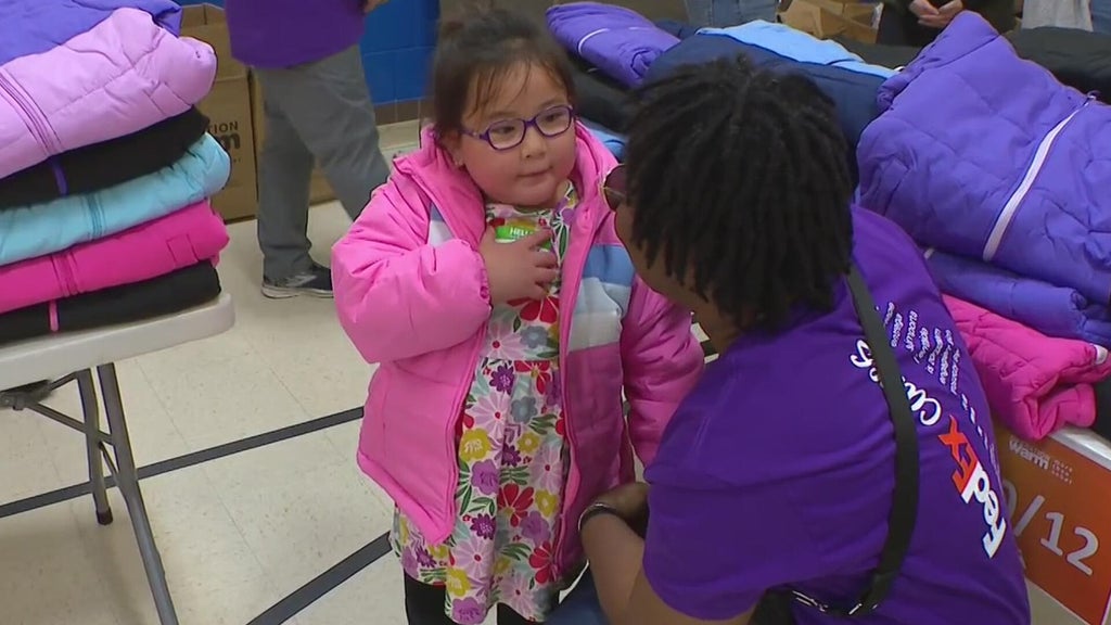 Hundreds of St. Paul students gifted free winter coats by Operation Warm — WCCO / CBS Minnesota, Richfield Schools news