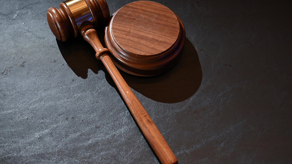 Man tried to pull woman out of her St. Paul apartment window, charges say — WCCO / CBS Minnesota, Richfield Health news