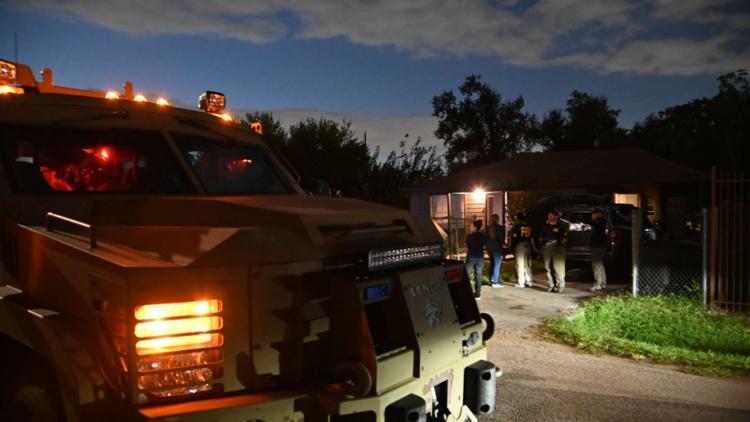 FBI, SWAT conducting operations at multiple Houston-area locations — KHOU 11 (Houston), Richfield Sports news