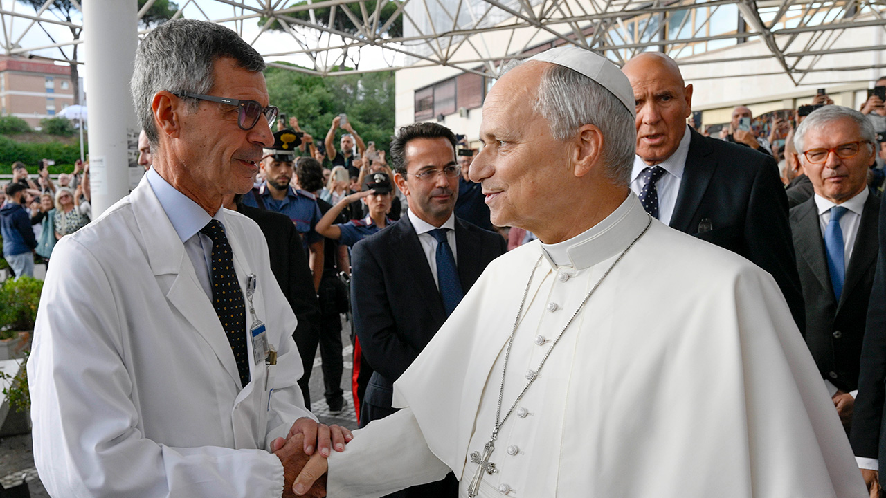 Pope Leo returns to Vatican, four days after lung cancer surgery — FOX 9, Richfield Health news